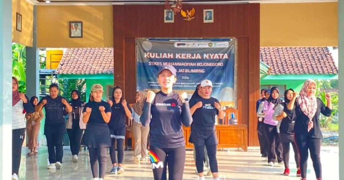 Bangkitkan Semangat Pola Hidup Sehat, Mahasiswa KKN STIKES Maboro Ajak Ibu-Ibu Desa Jatiblimbing Senam Sehat Bersama