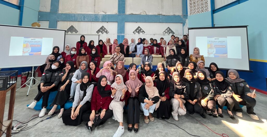 KULIAH UMUM STIKES MUHAMMADIYAH BOJONEGORO: MEMBANGUN SEMANGAT ENTREPRENEUR ERA DIGITAL BERSAMA ALUMNI INSPIRATIF